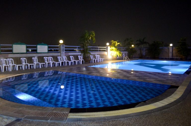 Alexander Hotel Bangkok : Swimming Pool
